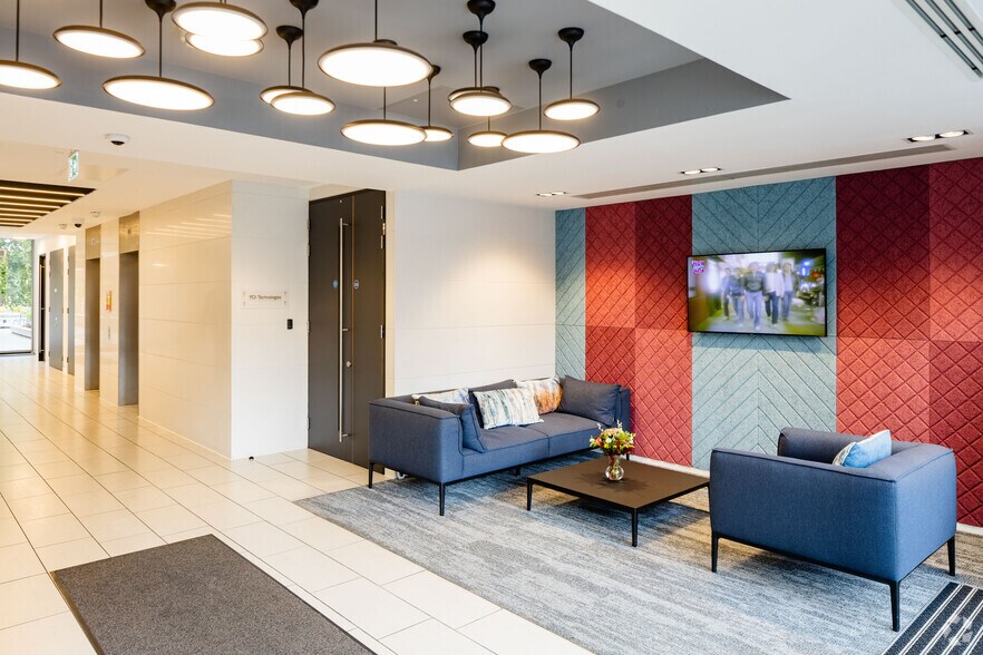 More Photos Of Bridge Ave, Maidenhead Coworking Space