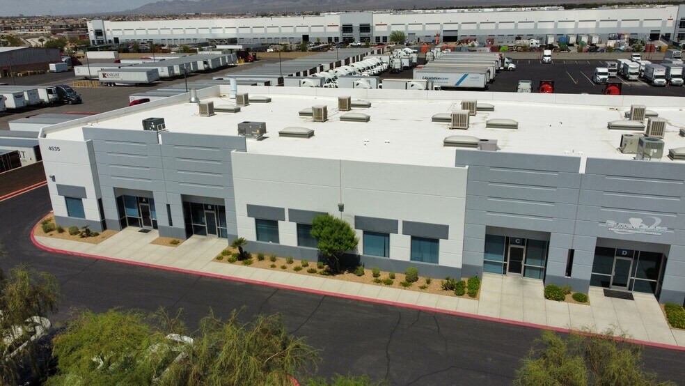 More Photos Of 4535 Statz St, North Las Vegas Warehouse For Lease