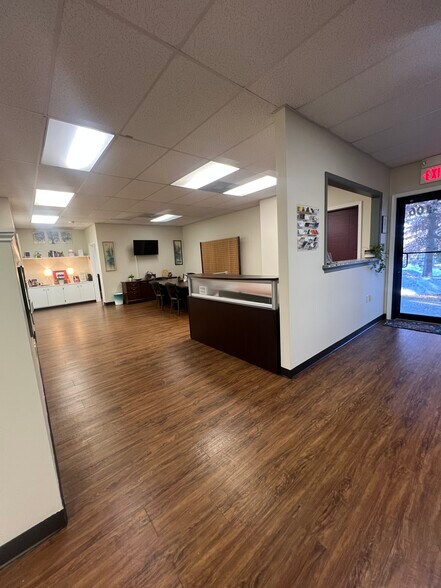 More Photos Of 161 Prosperity Dr, Winchester Showroom For Lease