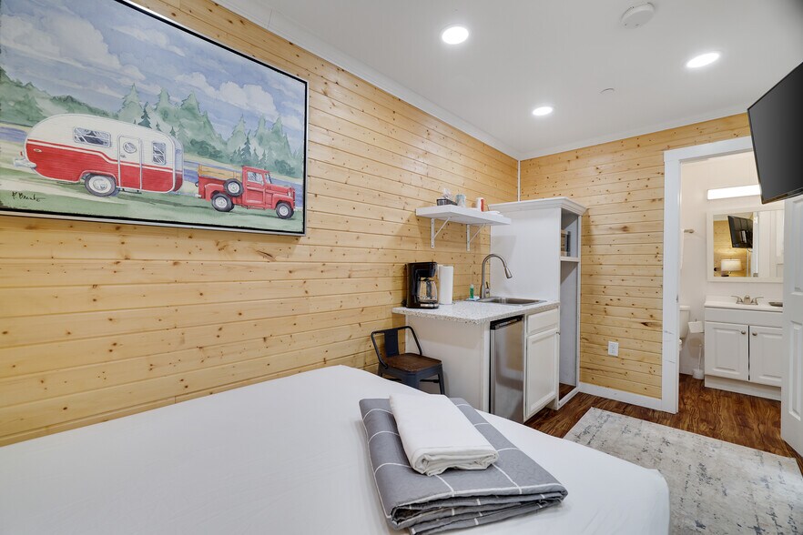 More Photos Of 2624 State Route 534, Albrightsville Hotel For Sale