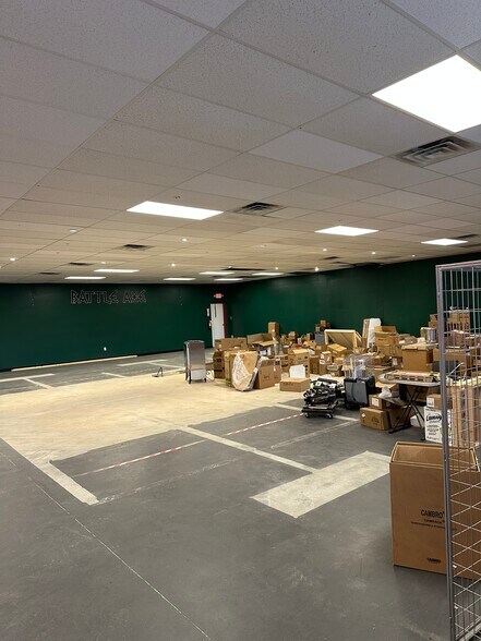 More Photos Of 586-614 Nashua Rd, Milford Freestanding For Lease