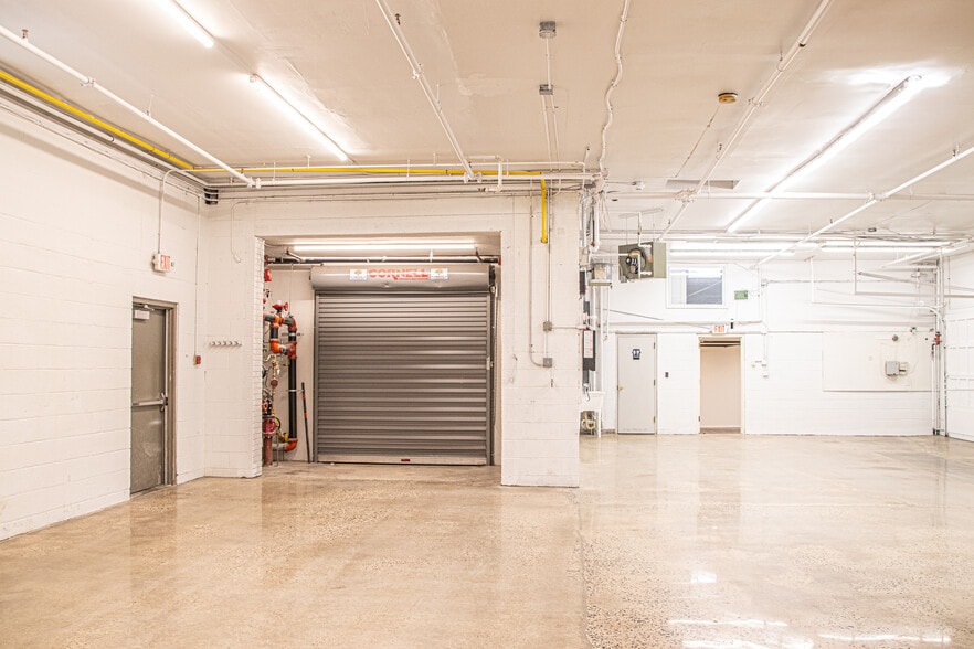 More Photos Of 288 E 12th Ave, Roselle Manufacturing For Lease