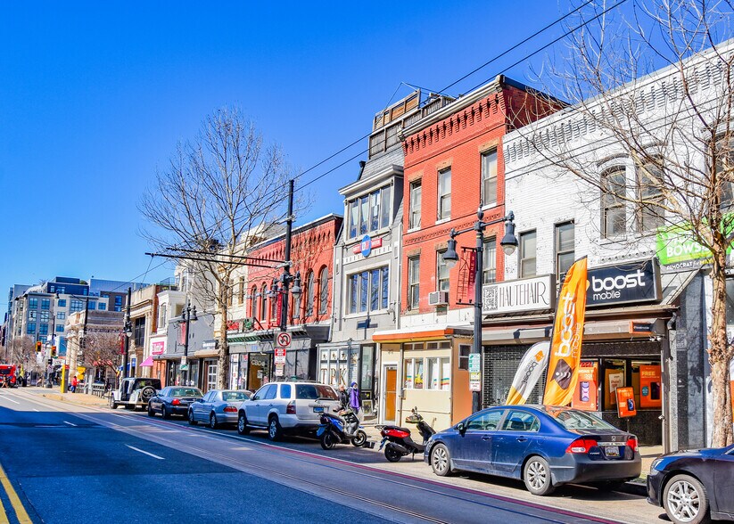 More Photos Of 818 H St NE, Washington Storefront Retail Residential For Sale