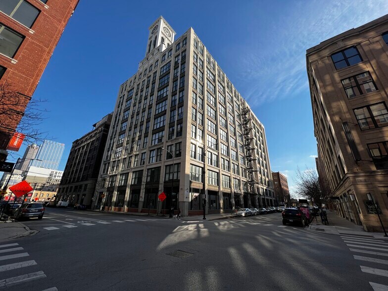 More Photos Of 315 S Peoria St, Chicago Apartments For Lease