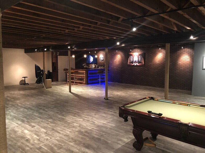 More Photos Of 75-79 E Jericho Tpke, Mineola Storefront Retail Office For Lease