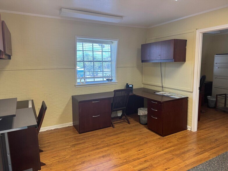 More Photos Of 725 Harbor Blvd E, Destin Medical For Sale