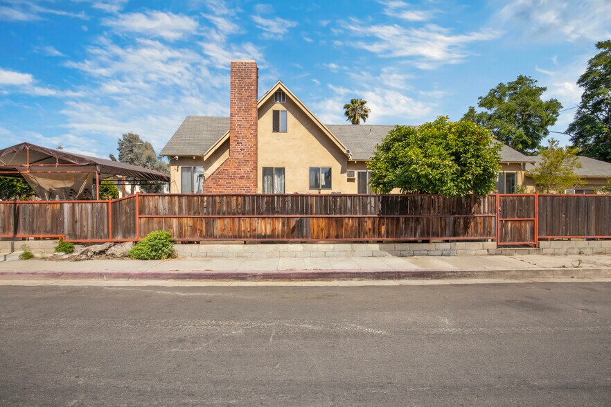 More Photos Of 11234 Hatteras St, North Hollywood Apartments For Sale