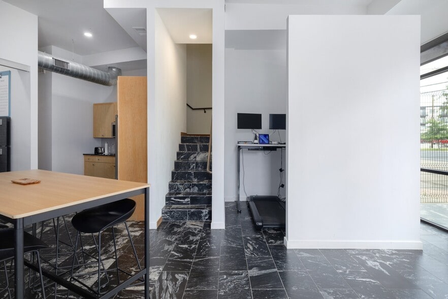 More Photos Of 6444 Burnet Rd, Austin Apartments For Sale