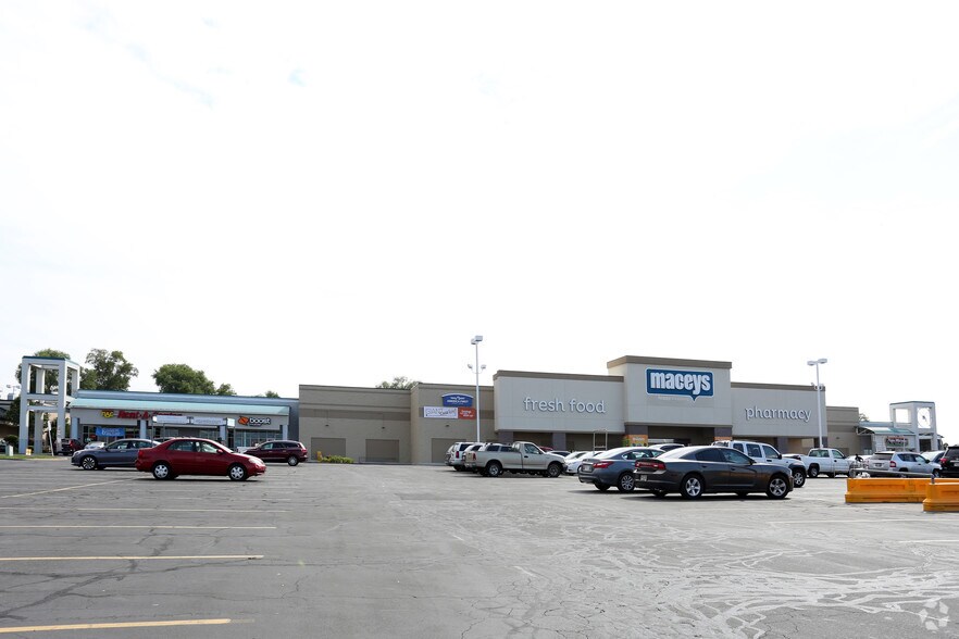 More Photos Of 301-355 36th St, Ogden Storefront For Lease