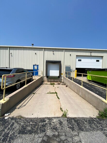 More Photos Of 3200 N Main St, Oshkosh Warehouse For Lease