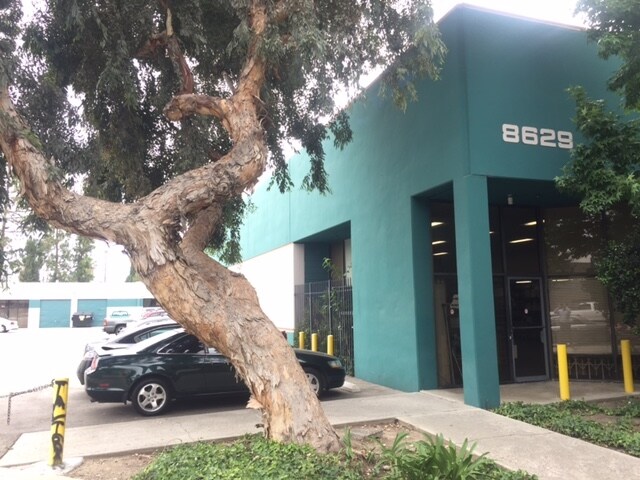 More Photos Of 8626 Wilbur Ave, Northridge Warehouse For Lease
