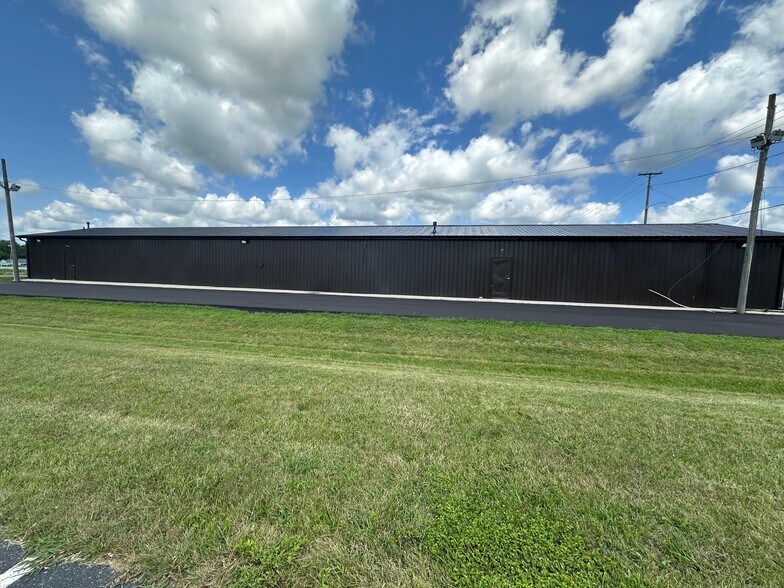 More Photos Of 14501 W Commerce Rd, Daleville Freestanding For Lease