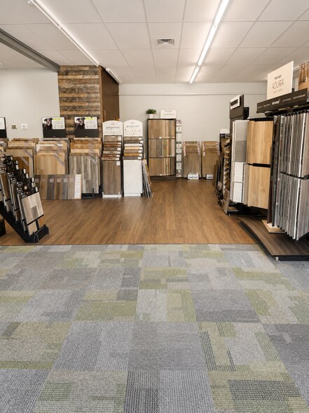 More Photos Of 301 Beech St, Connersville General Retail For Sale