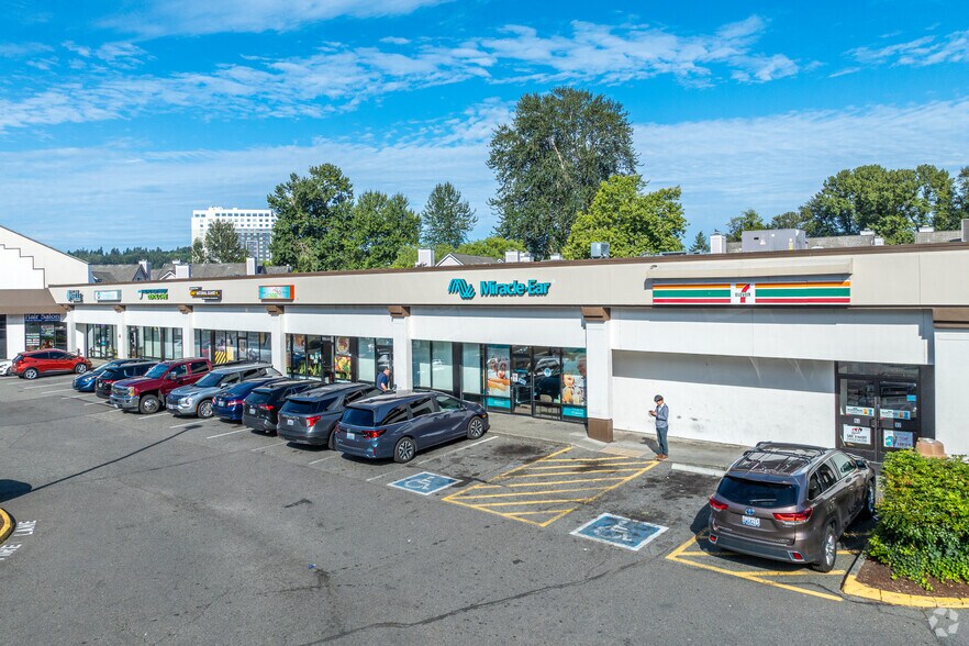More Photos Of 640-680 Strander Blvd, Tukwila General Retail For Lease