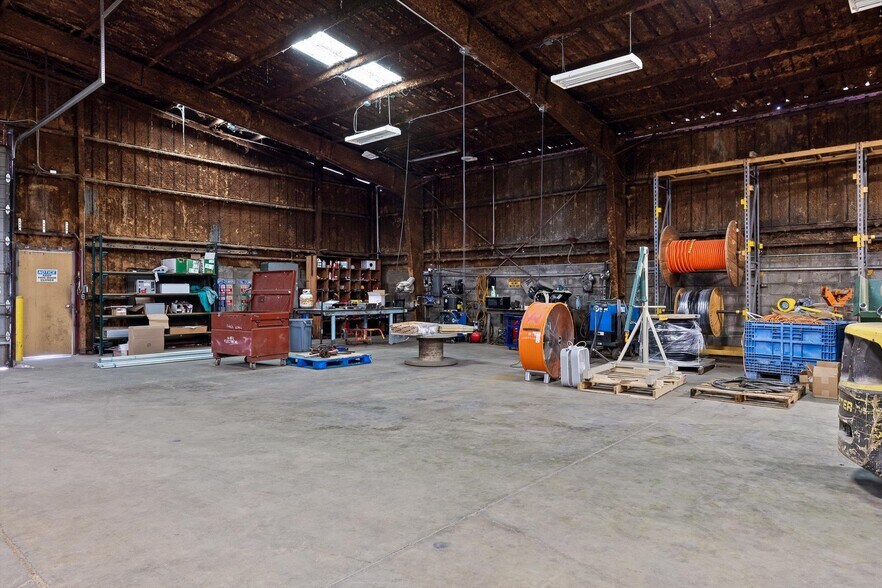 More Photos Of 1801 E 23rd St, Chattanooga Light Distribution For Lease