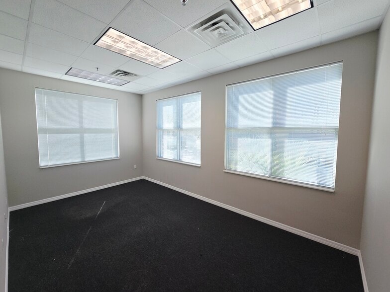 More Photos Of 1277 N Semoran Blvd, Orlando Office For Lease