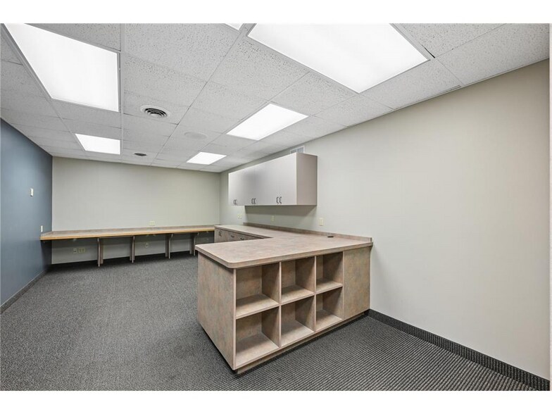 More Photos Of 700 Highway 55 E, Buffalo Office For Sale