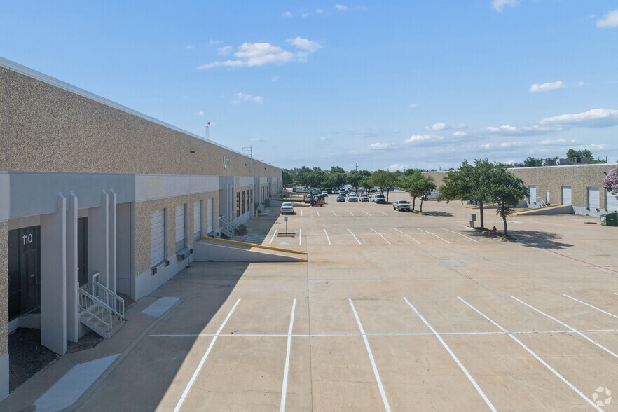 More Photos Of 2200 Denton Dr, Austin Unknown For Lease
