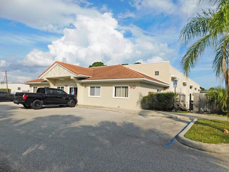 More Photos Of 5145 Commercial Dr, Melbourne Warehouse For Lease