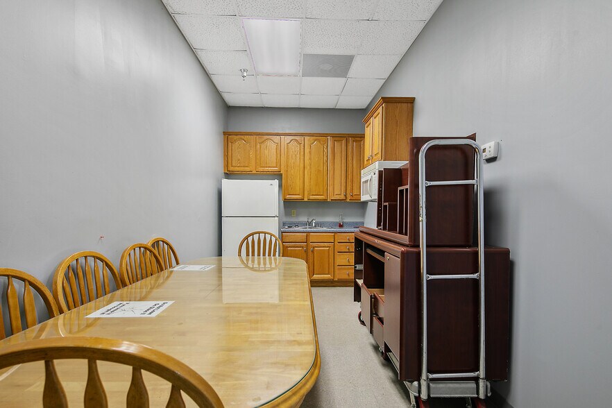 More Photos Of 4600-4610 Bragg Blvd, Fayetteville General Retail For Sale