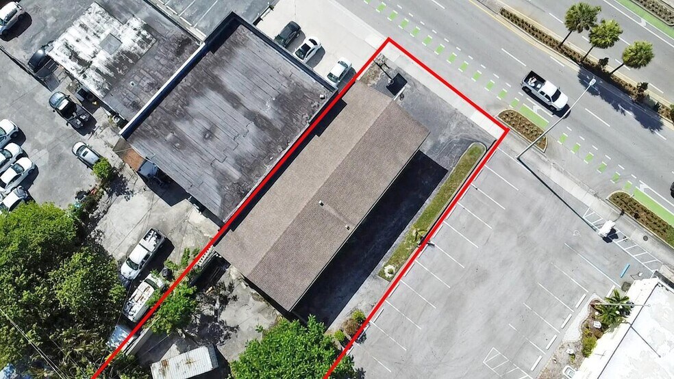 More Photos Of 200 W Prospect Rd, Oakland Park Freestanding For Sale