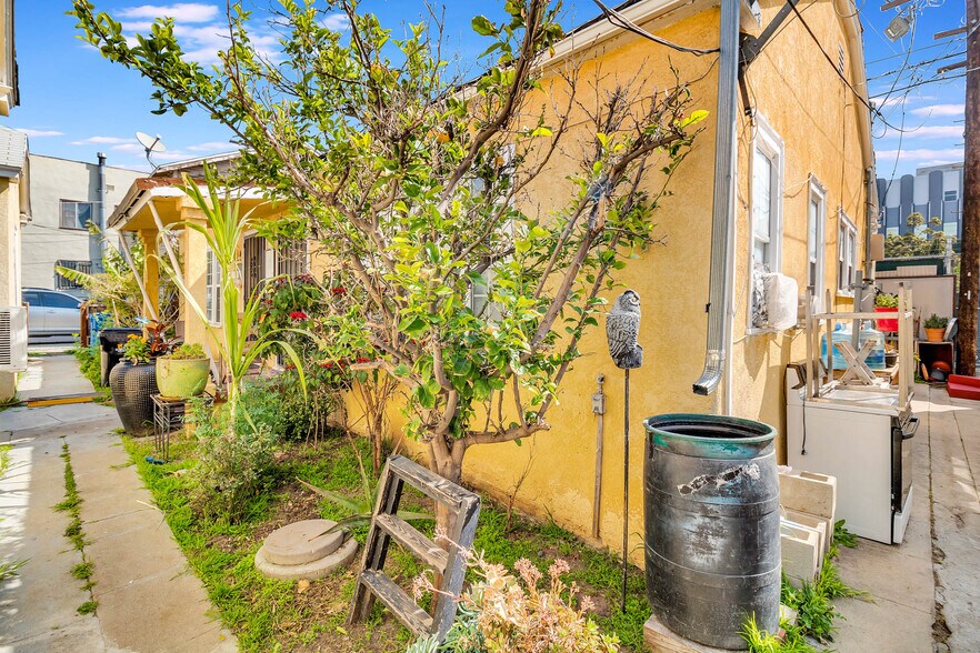 More Photos Of 1030-1034 1/2 Wilcox Ave, Los Angeles Apartments For Sale
