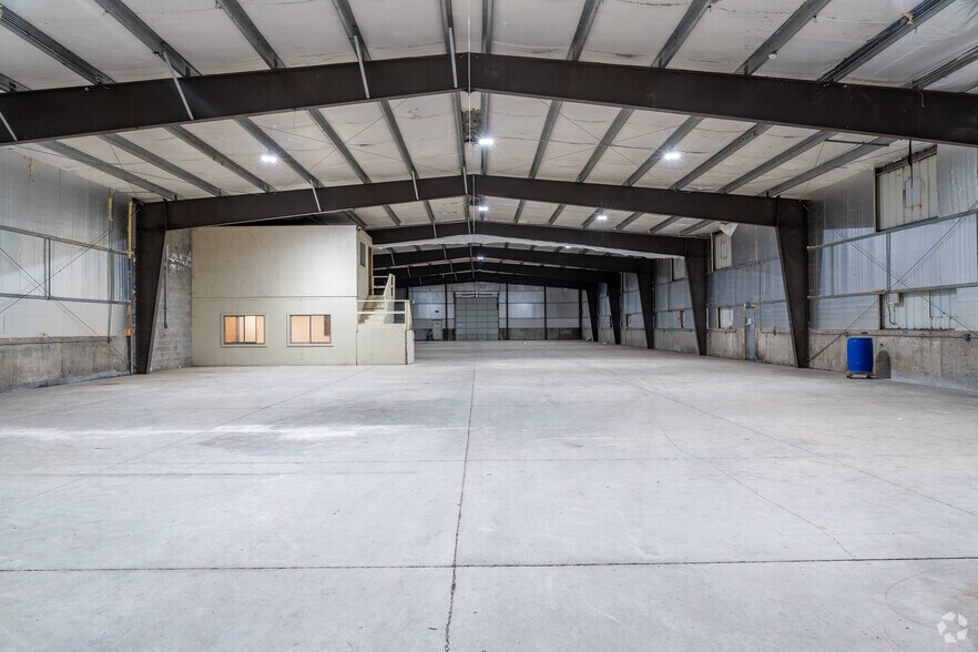 More Photos Of 27630 Llewellyn Rd, Corvallis Distribution For Lease