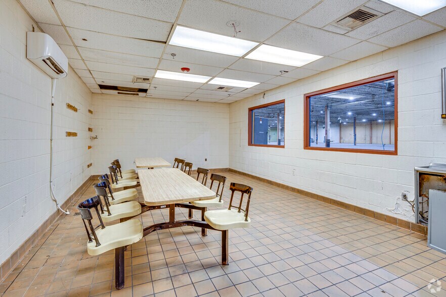 More Photos Of 1022 McCormick Hwy, Lincolnton Distribution For Lease