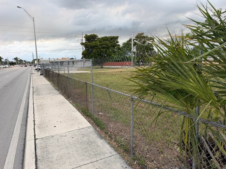 More Photos Of 291 W 49th St, Hialeah Land For Lease