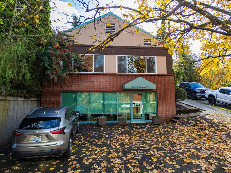 More Photos Of 3120 3rd Ave W, Seattle Office For Sale