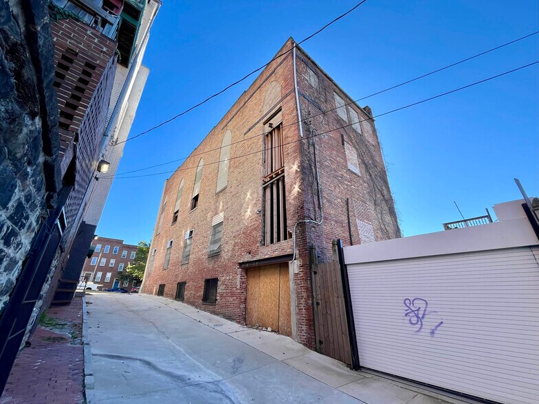 More Photos Of 4 N Broadway, Baltimore Specialty For Sale