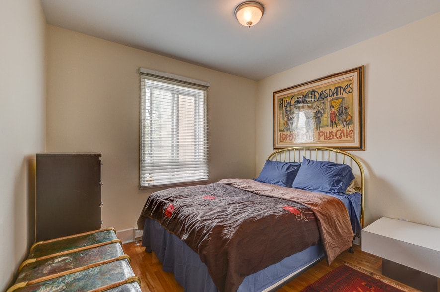 More Photos Of 89 Boul Henri-Bourassa O, Montréal Specialty For Sale