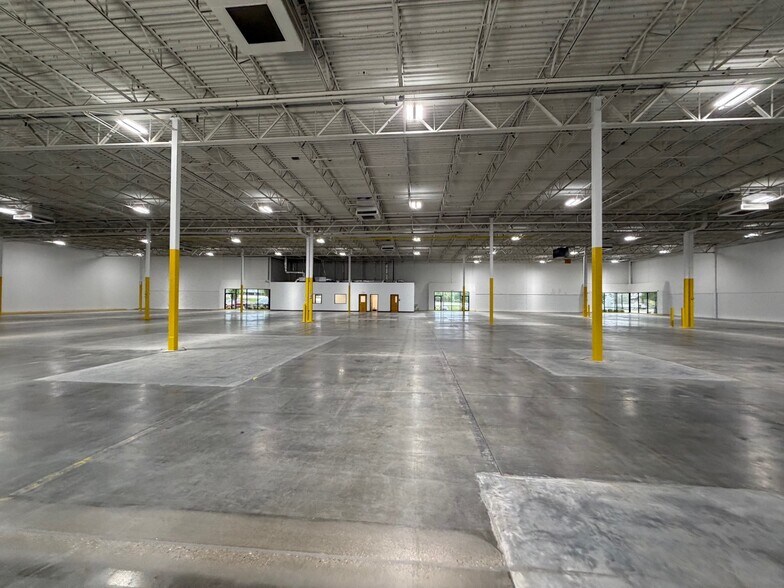 More Photos Of 7107 Industrial Rd, Florence Unknown For Lease