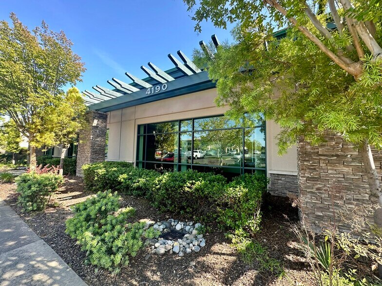More Photos Of 4190 Douglas Blvd, Granite Bay Office For Lease