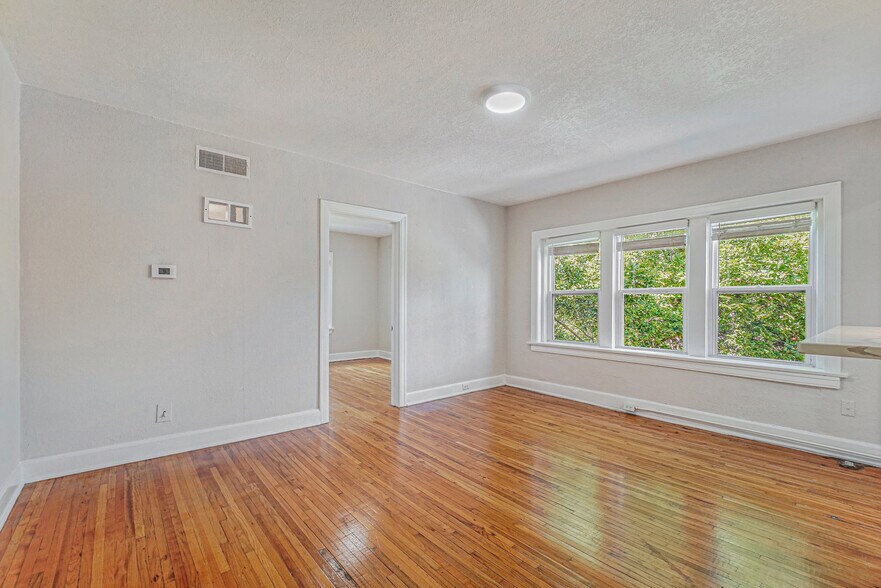 More Photos Of , Kansas City Multifamily For Sale