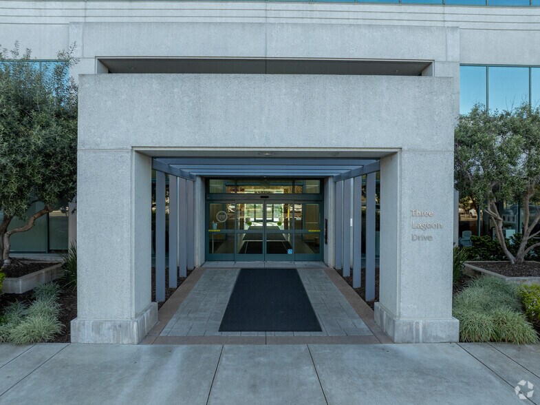 More Photos Of 3 Lagoon Dr, Redwood City Office For Lease