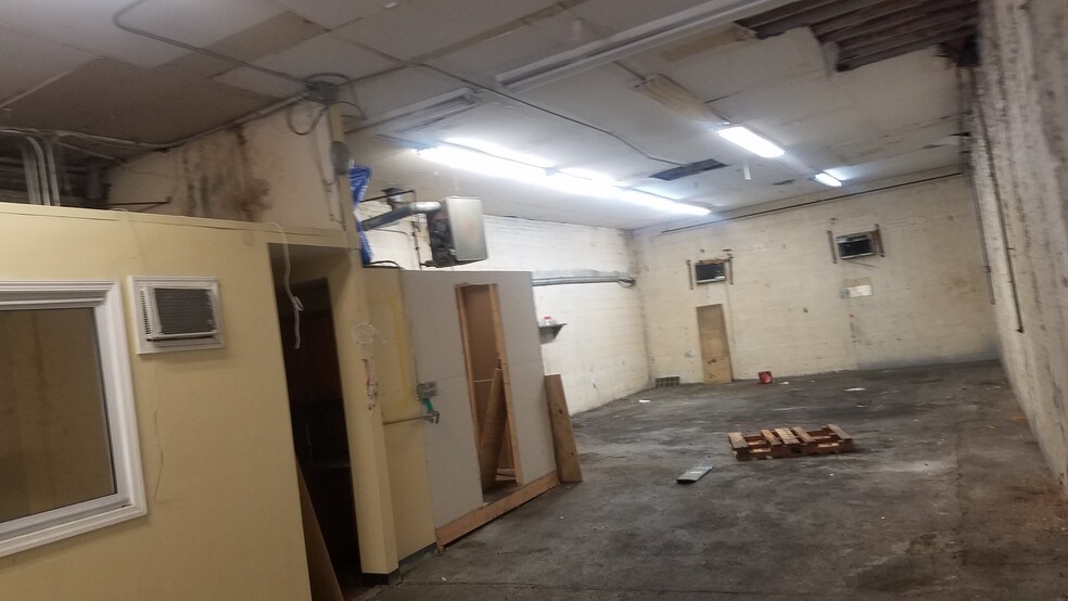 More Photos Of 104 Lexington Ave, Brooklyn Warehouse For Lease