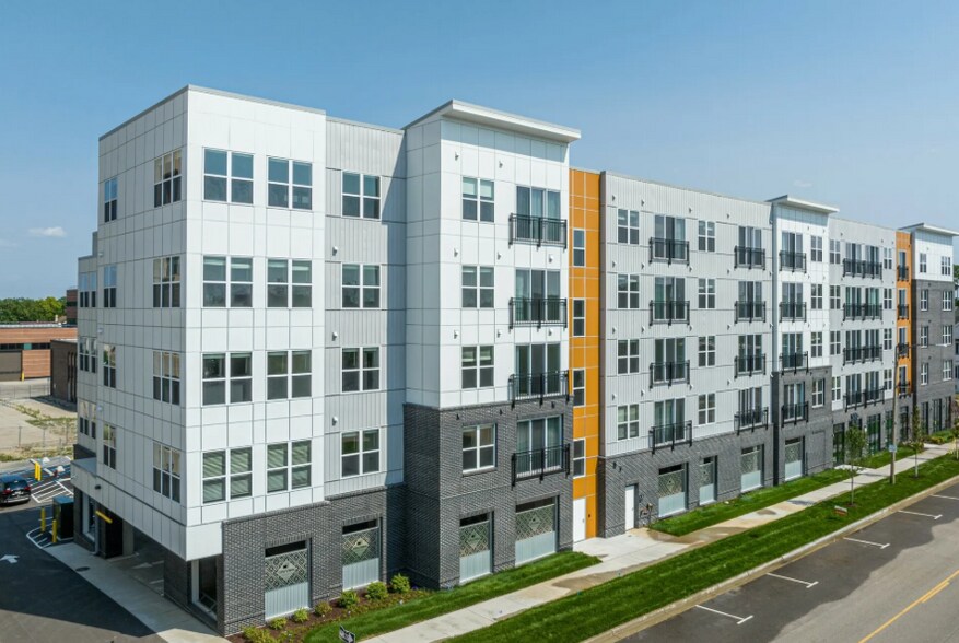 More Photos Of 501 S Capitol Ave, Lansing Office For Sale