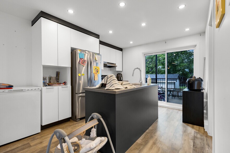More Photos Of 1603-1607 Rue Godin, Longueuil Apartments For Sale