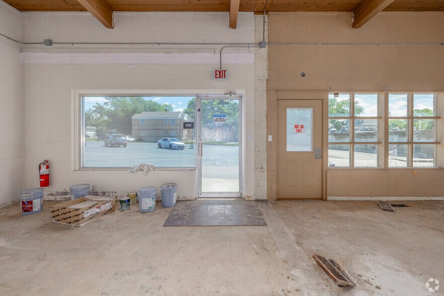 More Photos Of 1620-1620 SW Washburn Ave, Topeka General Retail For Sale