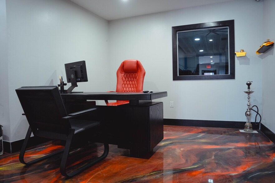 More Photos Of NE -, North Miami Warehouse For Lease