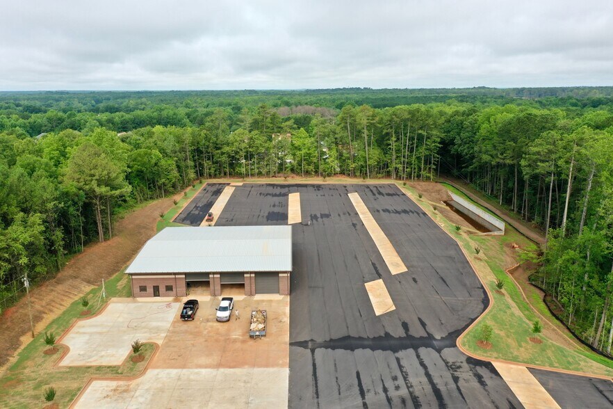 More Photos Of 570 Steele dr, Hampton Truck Terminal For Lease