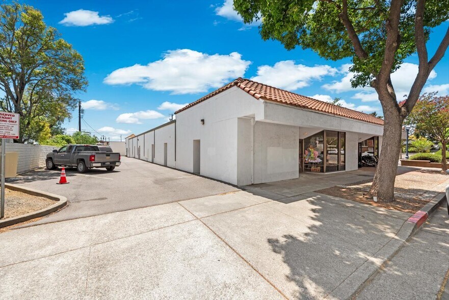 More Photos Of 945 Empire St, Fairfield Freestanding For Sale