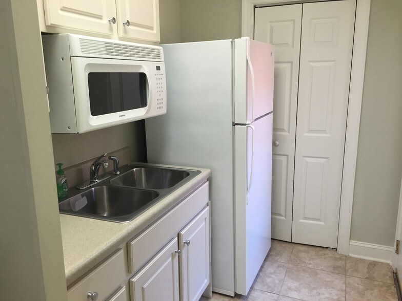 More Photos Of 420 The Parkway, Greer Medical For Lease