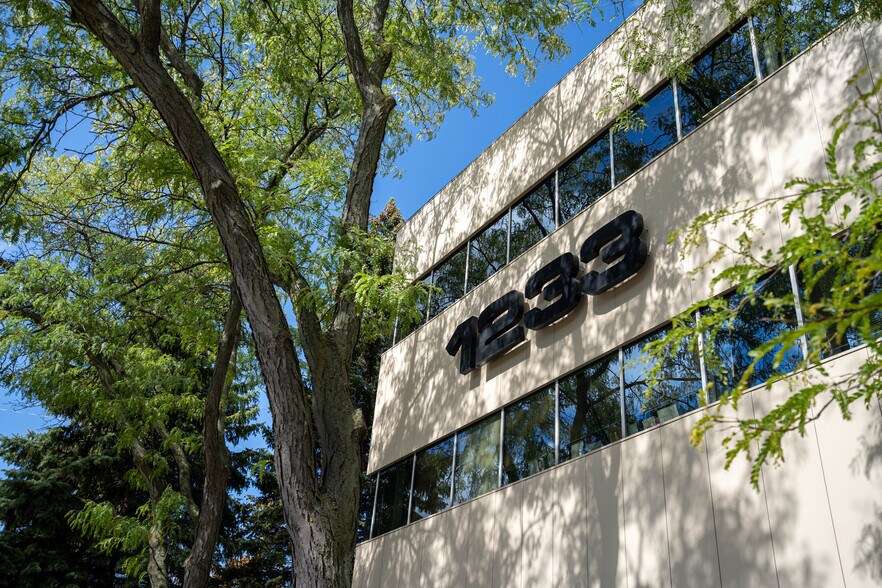 More Photos Of 1233 N Mayfair Rd, Wauwatosa Office For Lease