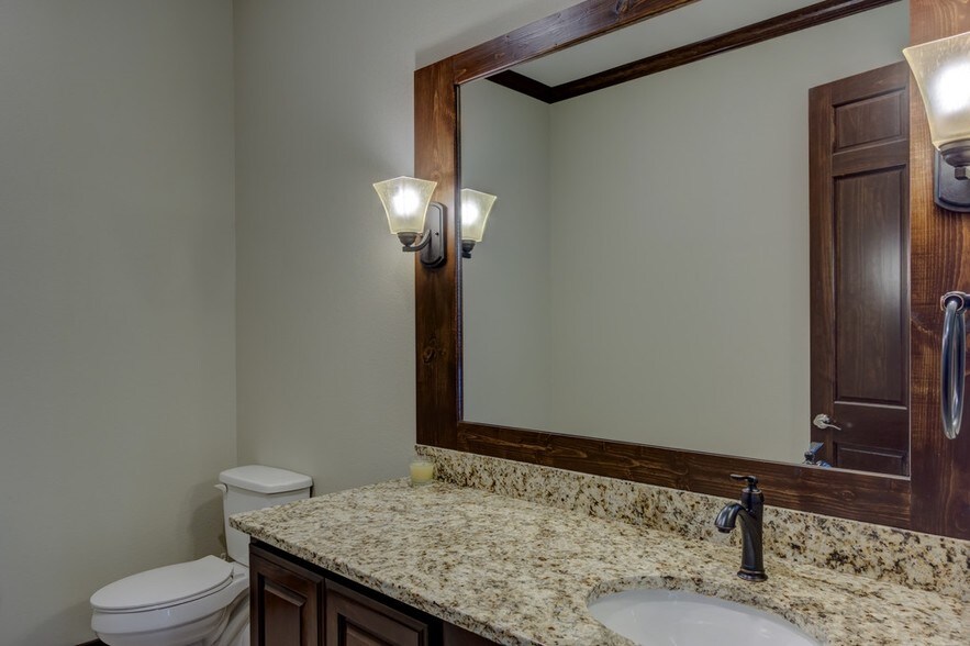 More Photos Of 6115 New Copeland Rd, Tyler Medical For Sale