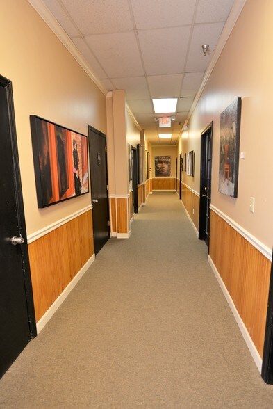 More Photos Of 1401 Williams St, Chattanooga Storefront Retail Office For Lease