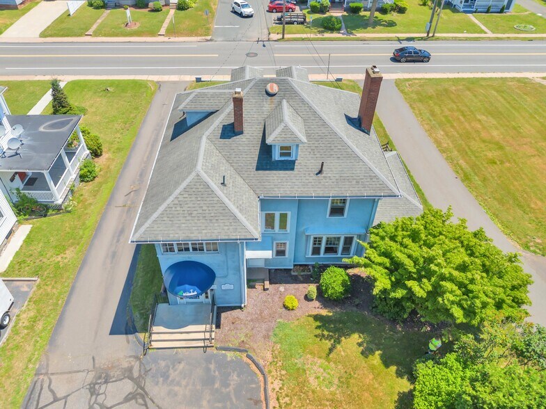 More Photos Of 110 Main St, Manchester Office Residential For Sale