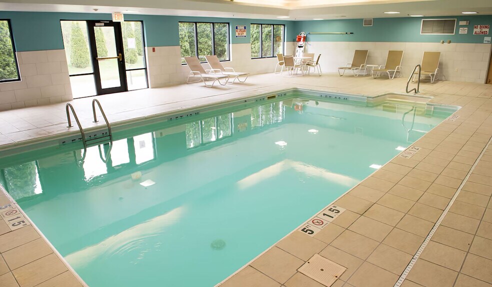 More Photos Of 58364 In-19, Elkhart Hotel For Sale