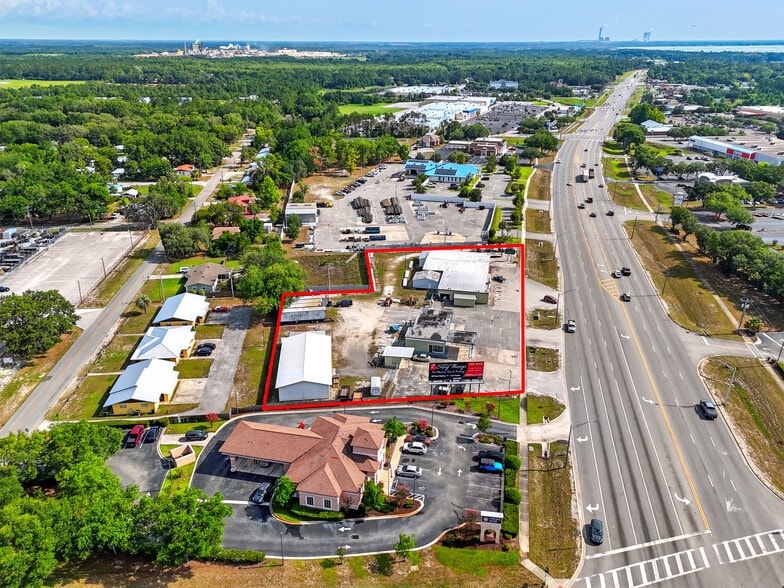Primary Photo Of 110 N State Road 19, Palatka Auto Repair For Sale